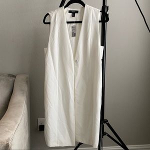 Off White Sleevless Blazer